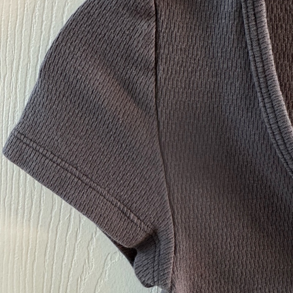 Aerie Gray Cropped Tee - Picture 3 of 4